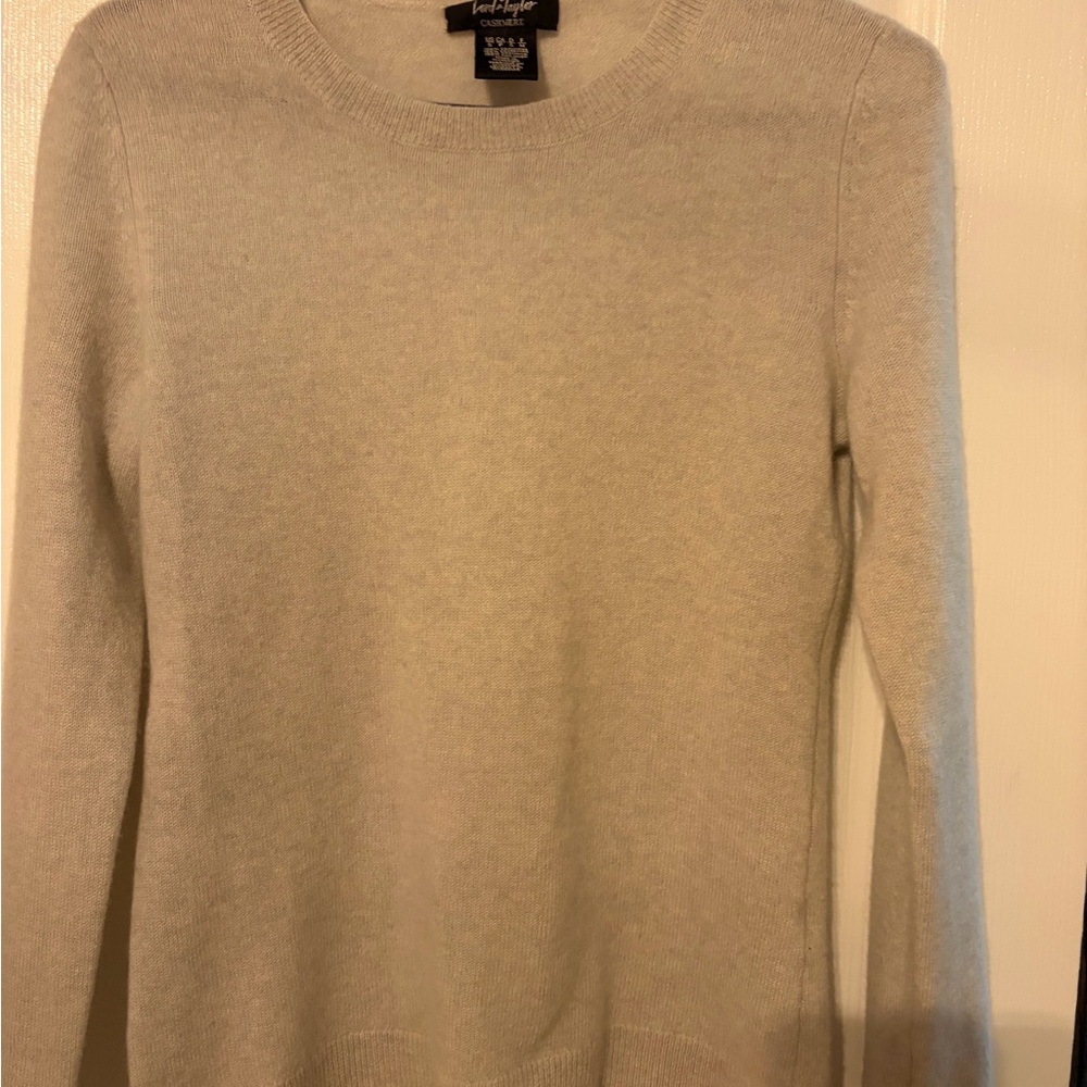 Lord & Taylor cashmere Cream Crewneck Sweater